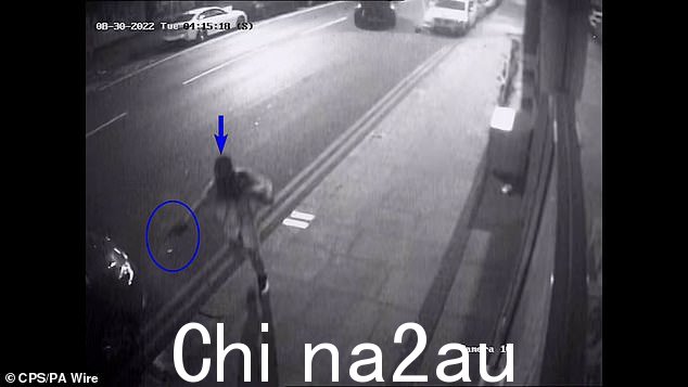 卡巴先生(以蓝色标记)追赶了夜总会外的受害者,再次向他开枪