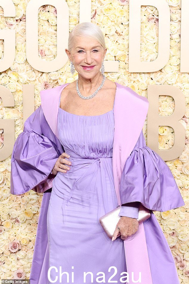 79 岁的海伦·米伦 (Helen Mirren) 表示,在新研究表明 65 岁以上的人中有三分之一受到年龄歧视后,对年龄的歧视“需要改变”(如图所示)