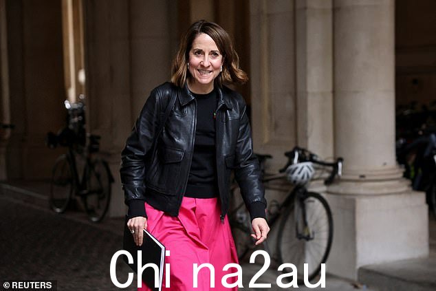 当 Liz Kendall 在 7 月大选后接任工作和养老金大臣时,她表示工党达到 80% 就业率的目标意味着要让另外 200 万人重返工作岗位”。 class=