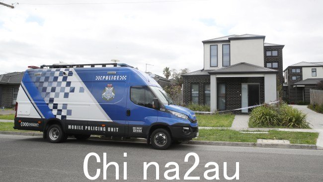 南莫朗警方仍在现场周一早上,35 岁的 Nikkita Azzopardi 的尸体被发现死亡。 2024 年 10 月 29 日星期二。图片:David Crosling