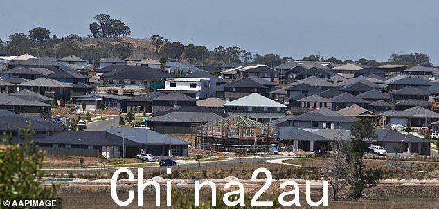 与这里相比,世界其他地区的利率也可能下降得更快。其中包括已经在下降的美国