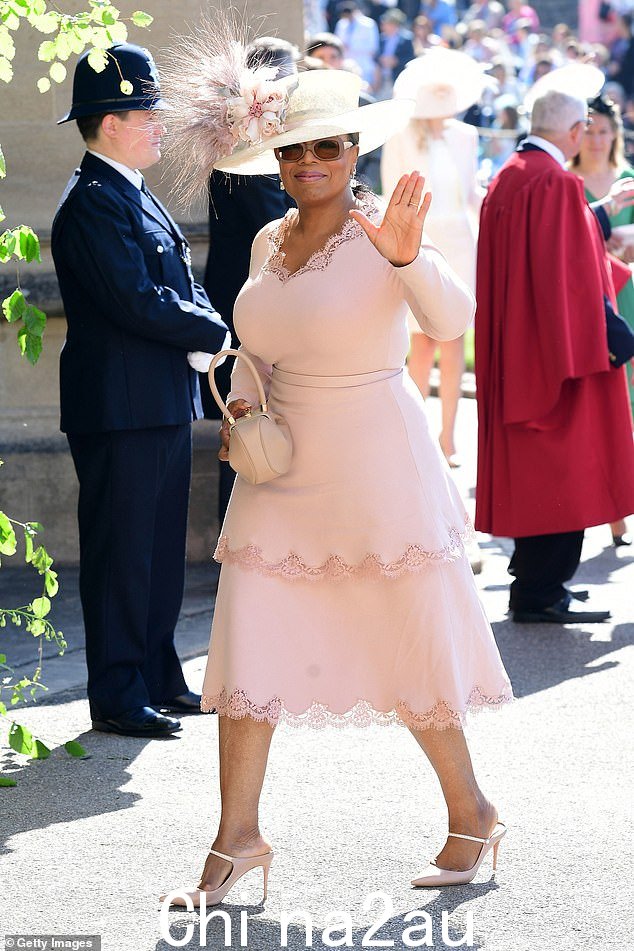 图:奥普拉·温弗瑞 (Oprah Winfrey) 于 2018 年 5 月在温莎举行的哈里王子和梅根·马克尔婚礼上
