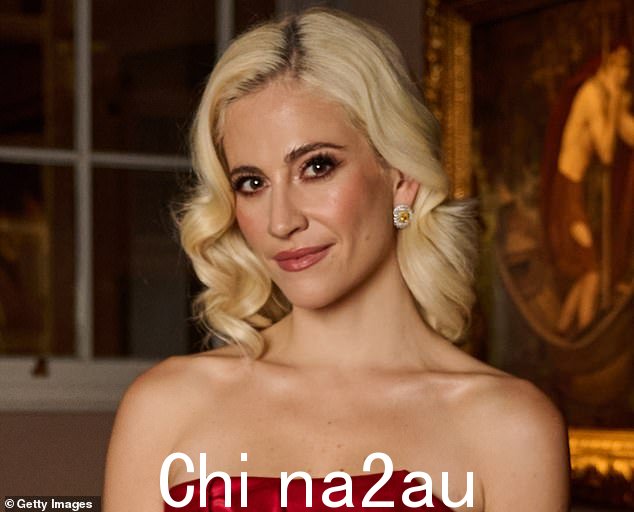 Pixie Lott(如图)说,她感觉“当你走进一个房间时,酒店会竭尽全力”