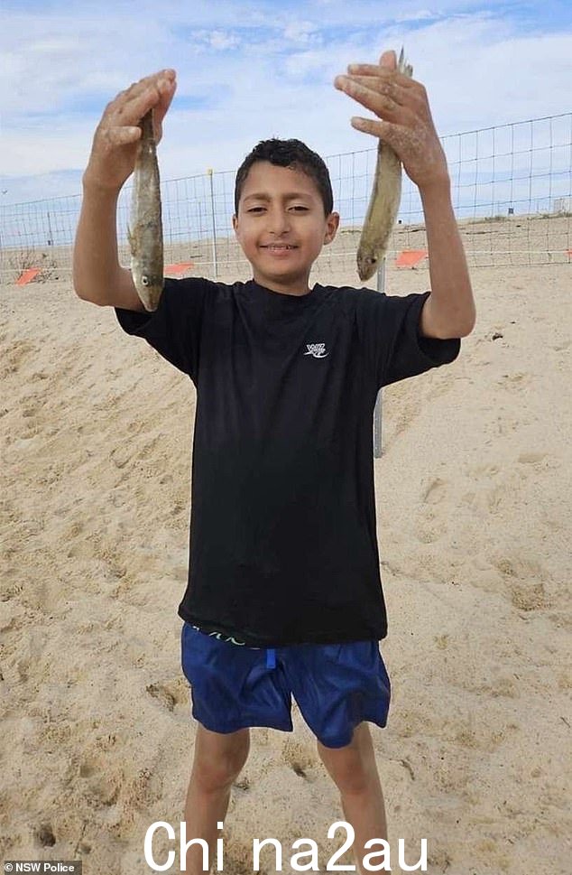 Laith Alaid,11 岁,在新南威尔士州中央海岸失踪。据报道,这张照片是在他被冲入大海前几个小时拍摄的