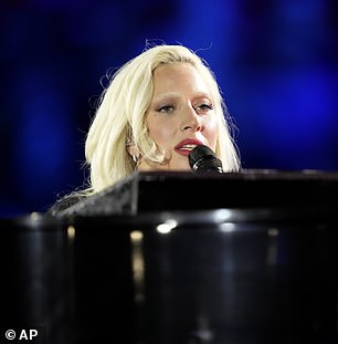 Lady Gaga 也在活动中表演,琼斯说这是一种干扰