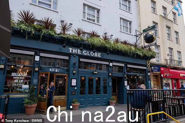 The Globe 酒吧位于马里波恩路,著名的旅游胜地杜莎夫人蜡像馆对面,现在必须遵守新的交易条件