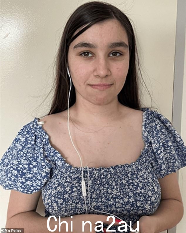 Polie 绝望地寻找 15 岁的 Kira Karvountzis(如图),她已怀孕近七个月了