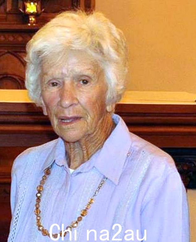 克莱尔·诺兰 (Clare Nowland),95 岁,(如图)去年 5 月因被泰瑟枪击中头部受伤而死亡