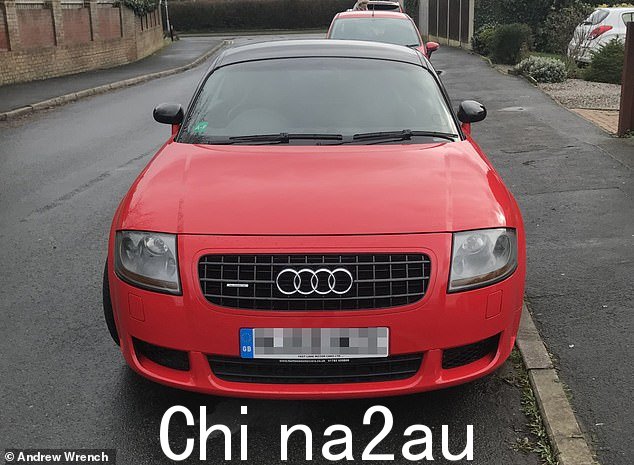 梦想之车:安德鲁想买一辆闪亮的红色奥迪 TT,是他在特伦特河畔斯托克的 Fast Lane Motors 橱窗里为他的妻子 Louise 看到的