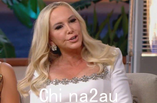 Shannon Beador 以史诗般的方式与亚历克西斯·贝利诺 (Alexis Bellino) 面对面,在《奥兰治县真正的家庭主妇》第 18 季重聚特别节目第 2 部分中,粉丝们在网上聚集在她身边