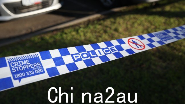 维多利亚州警方逮捕了九名男子,原因是墨尔本西南部夜间发生了一起残忍的刺伤和斗殴事件,一名男子在医院里挣扎求生。图片:NCA NewsWire /Brendan Beckett
