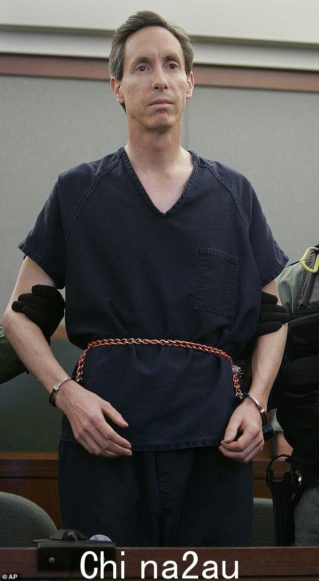 2011年,据估计拥有85个妻子的杰夫斯因与同龄女孩发生性关系而被判犯有两项儿童性侵犯重罪,并被终身监禁12 和 14