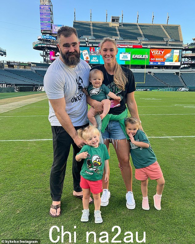 凯莉·凯尔斯 (Kylie Kelce) 的 Instagram 页面透露,凯尔斯一家即将迎来另一个孩子
