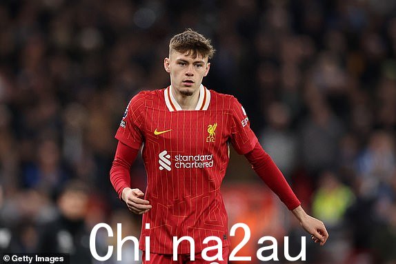 英格兰利物浦 - 11 月 02 日:利物浦的康纳·布拉德利在英超比赛中的表现利物浦足球俱乐部 和 布莱顿霍夫阿尔比恩足球俱乐部 之间2024 年 11 月 2 日在英国利物浦的安菲尔德球场。 (Jan Kruger/Getty Images 拍摄)