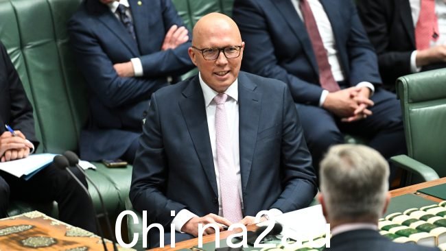 反对党领袖 Peter Dutton 被认为是更受欢迎的距离澳大利亚人前往联邦选举投票只有几个月的时间。图片:NewsWire / Martin Ollman