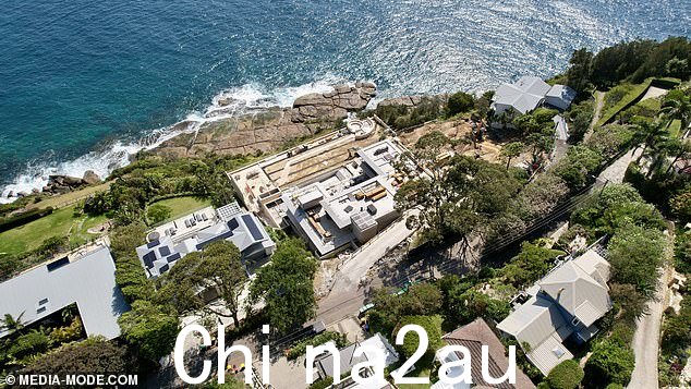 霍金斯Wall 原来的双块购买被拆除,为现代多层豪宅让路