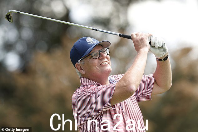 承认周三,她错过了澳大利亚前总理斯科特·莫里森 (Scott Morrison) 在 2024 年 ISPS HANDA 澳大利亚公开赛职业业余配对赛上的表现(如图),Bec 透露,她很喜欢特朗普如何挥杆。” class=