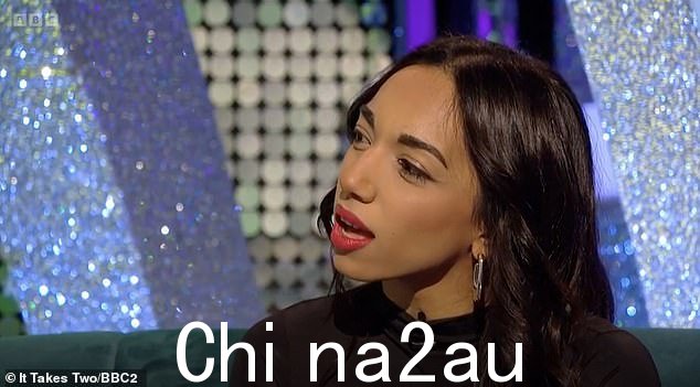 周三与 Katya Jones 一起出现在衍生节目中,主持人珍妮特·曼拉拉 (Janette Manrara) 透露,米歇尔也退出了今年的职业挑战