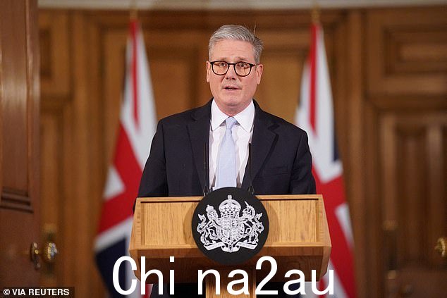 Keir Starmer 爵士想知道有多少根电缆在英国互联网完全瘫痪之前被切断
