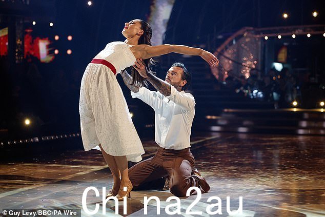 结果, Pete 获得了本周评委的最低分,总分为 26 分(满分 40 分),Craig Revel Horwood 只给了他 5 分