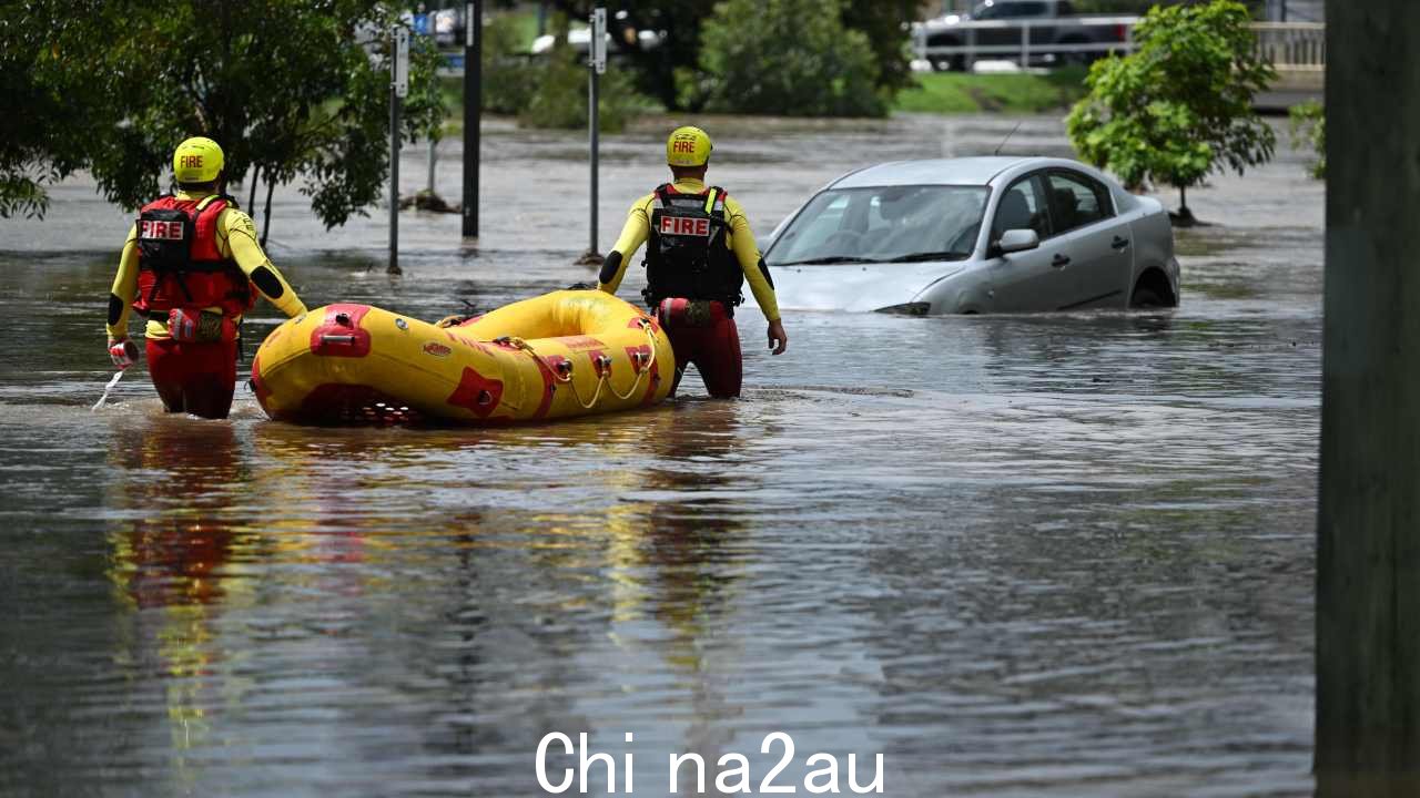 BoM 警告称,雷暴可能会持续到下午剩余时间。图片:Lyndon Mechielsen/Courier Mail