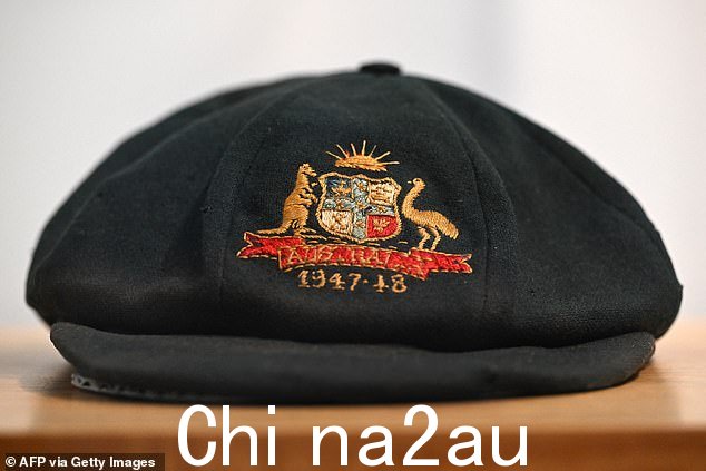 帽子Bradman 在 1947-1948 赛季期间穿着,在此期间澳大利亚在测试系列赛中击败印度