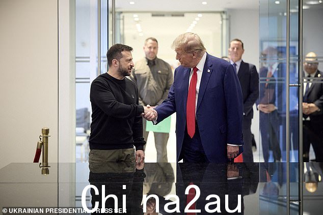 弗拉基米尔总统泽伦斯基被拍到在 9 月美国总统竞选期间与特朗普会面