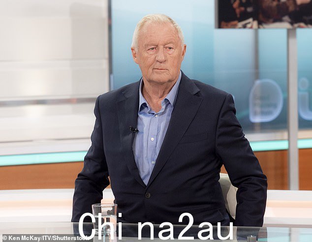 “当被问及他本周是否退休时,克里斯告诉太阳报:“是的。我已经停止了。“我的意思是,我认为封锁真的,你刚刚开始以一点角度看待一切,我想,我已经完成了这件事已经持续了