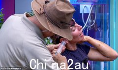 《我是名人》在充满虫子的布什塔克审判后，科琳·鲁尼的耳朵里被小动物卡住了，医务人员被迫介入