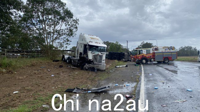 BMA CQ Rescue 12 月 5 日星期四,在将伤者送往罗克汉普顿医院之前,与 CapRescue 的工作人员一起处理了马尔伯勒的一辆卡车和小型货车相撞事故。