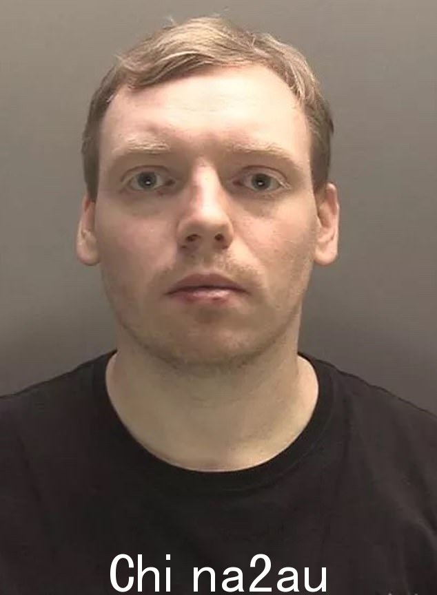 Jonathan Edge，29 岁，来自利物浦因在 Firesticks 上上传非法内容而被英超联赛提起自诉，被判入狱三年零四个月