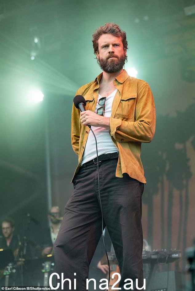 格拉斯顿伯里歌迷相信 John Misty 神父将在明年的音乐节期间在公园舞台上表演