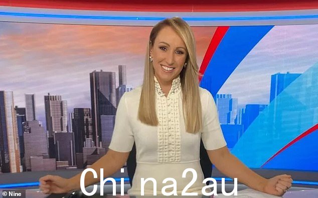 共同主持人蒂姆和贝琳达带着 42 岁的资深新闻记者达维娜在周四的节目中进行了情感告别,并感谢她在任职期间的辛勤工作