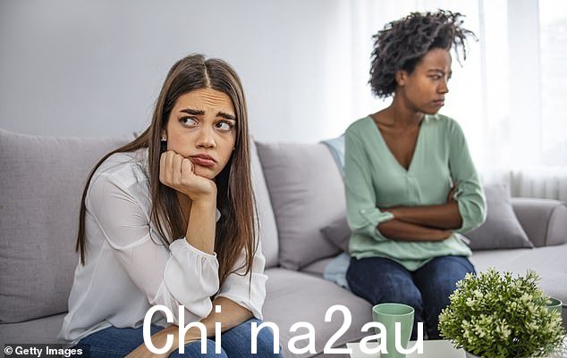 我们有时我们与朋友已经走到了尽头,并发现自己在考虑是否要与一个关系密切的人断绝关系。