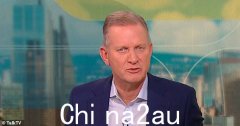 杰里米·凯尔承认，在脱口秀嘉宾死亡的影响下，他“彻底崩溃了”，甚至在“地狱般的五年”中无法下床——他透露自己已准备好重返电视界