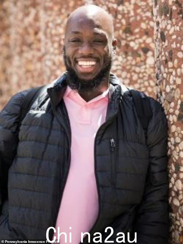 Shaurn Thomas,现年 50 岁,因 1990 年杀人罪被错误定罪,于 2020 年赢得了 415 万美元的和解金