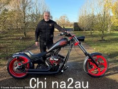 保罗·好莱坞 (Paul Hollywood) 乘坐他的珍贵直升机从纽约到洛杉矶 3,000 英里的旅程后将其拍卖 - 专家给出了令人咋舌的估价