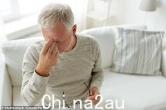 专家发现，在特定人群中，疲劳可能是癌症的明显征兆——您有风险吗？
