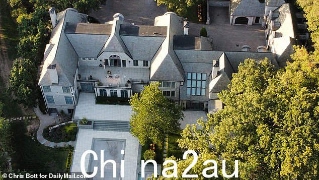 紧身end 于 2023 年 10 月在堪萨斯城附近建造了他价值 600 万美元的豪宅