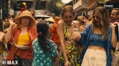 Netflix热门歌手在2025年的奖项中获得英国和爱尔兰的冠军，这是当晚的青春期勺子艾美奖。