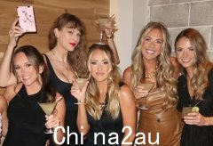 球迷们到达屏幕后的泰勒·斯威夫特（Taylor Swift）谣言中脱颖而出，在特拉维斯·凯尔斯（Travis Kelce）的酋长游戏中看不到