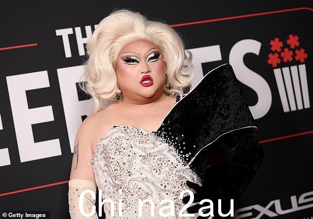 ”乔拉参加了备受喜爱的比赛系列赛第17赛季，在今年的艾米斯（Emmys）中获得了两次提名，埃米斯（Emmys）class