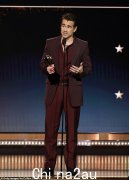 科林·法雷尔（Colin Farrell）与15岁的小儿子亨利（Henry）一起出现了罕见的露面