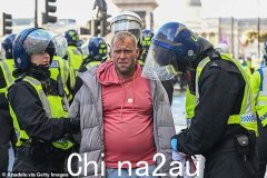 斯塔默说，在“团结王国”演示参加了超过100,000的演示之后，他将“永远不会投降”联盟杰克播种“暴力，恐惧和分裂”的人