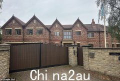 从酒吧的酒窖到拉斯维加斯的耀眼灯光：里奇·哈顿（Ricky Hatton）从童年时代的拳击峰值到曼彻斯特庄园