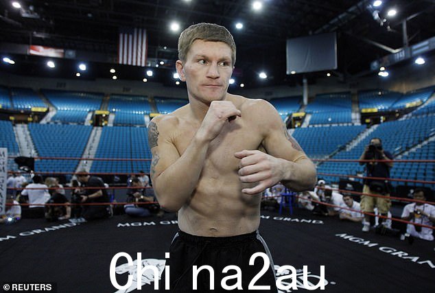 Ricky Hatton shadow boxes in the ring at the MGM Grand Garden Arena in Las Vegas, Nevada April 28, 2009
