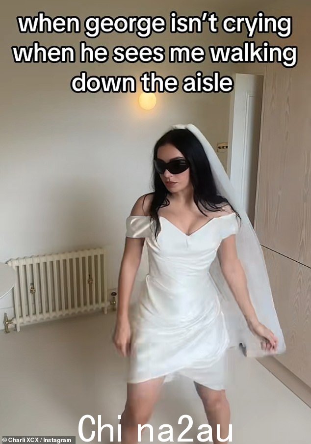 “带上Tiktok炫耀她的新娘外观class
