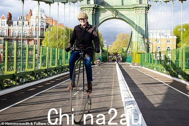 “自行车和行人能够使用BRIDGE。