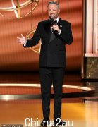 艾美奖主持人内特·巴格兹（Nate Bargatze）猛烈抨击节目的“糟糕”，甚至五次获胜者称其为“畏缩”