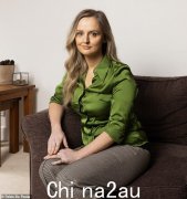 我被警察问世，只是报告他们的一名前票被指控骚扰一个女人